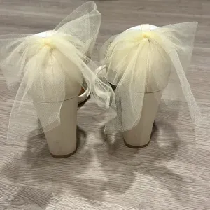 Badgley Mischka Ivory Kim Tulle Bow Block Heel