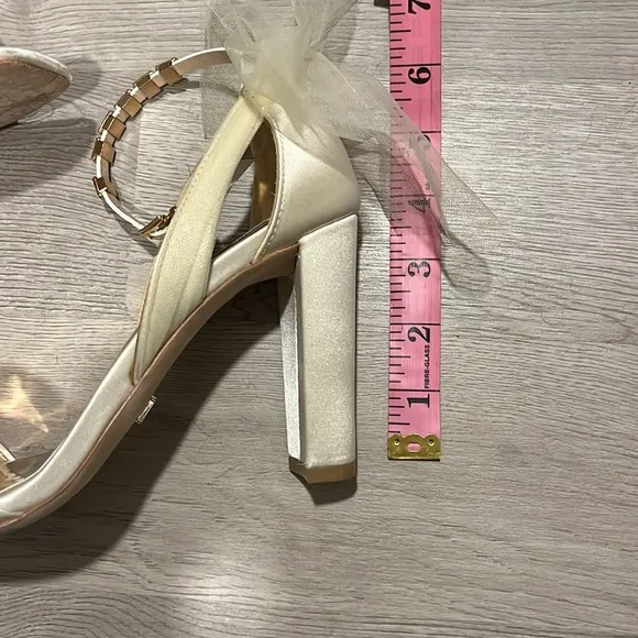Badgley Mischka Ivory Kim Tulle Bow Block Heel