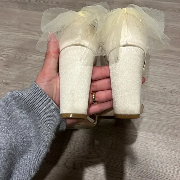 Badgley Mischka Ivory Kim Tulle Bow Block Heel