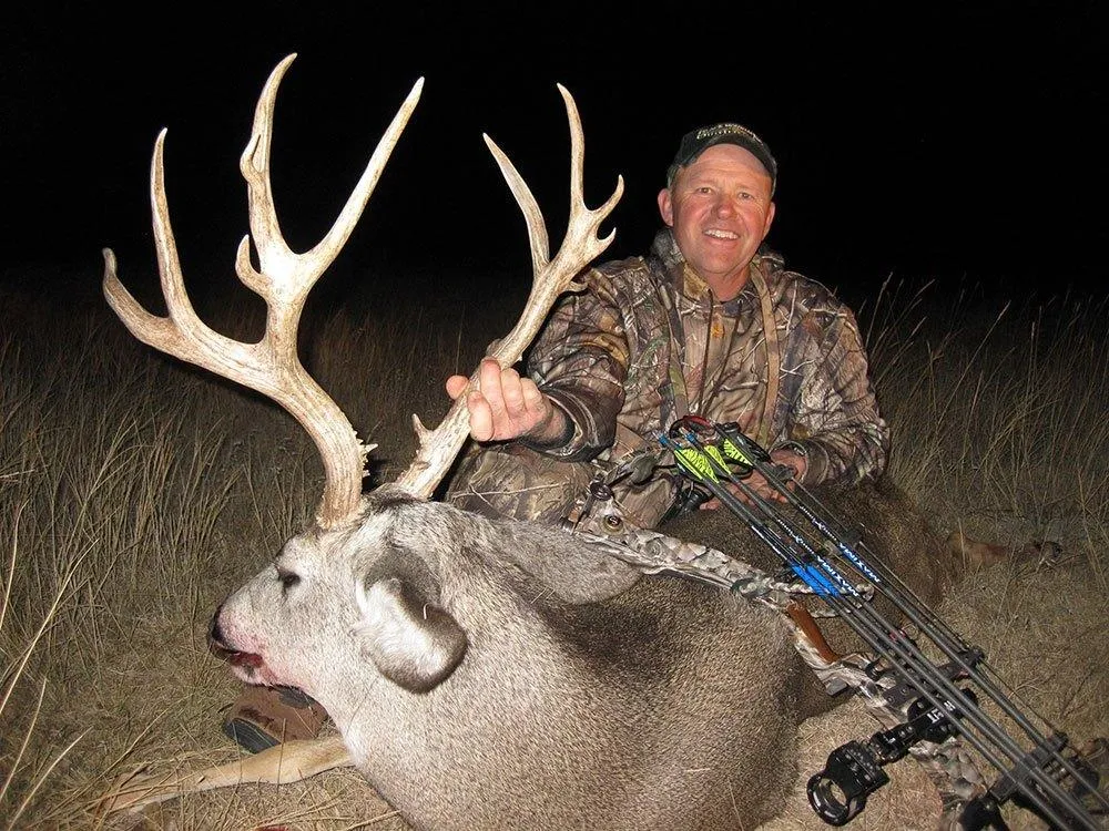 Black Mountain Outfitters - SD Mule Deer Archery Hunt