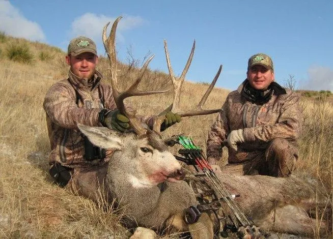 Black Mountain Outfitters - SD Mule Deer Archery Hunt
