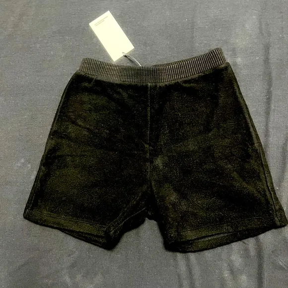 Brand New cozy stretchy Black shorts. Size M. Perfect conditions &amp; fast 📦