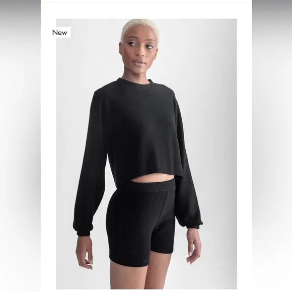 Brand New cozy stretchy Black shorts. Size M. Perfect conditions &amp; fast 📦