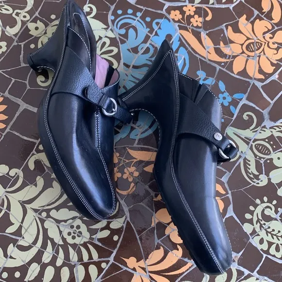 COLE HAAN MULE HEEL Sz: 9M