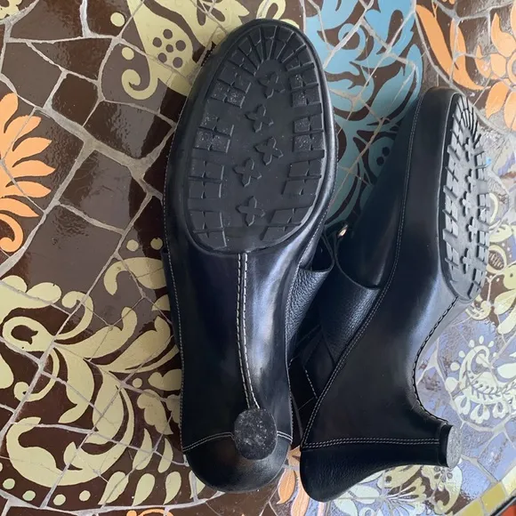 COLE HAAN MULE HEEL Sz: 9M
