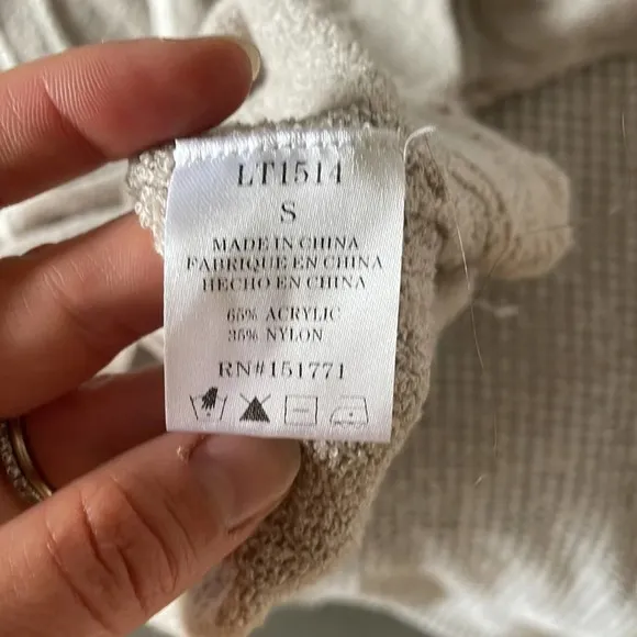 Le Lis Cozy Oversized Sweater Size S