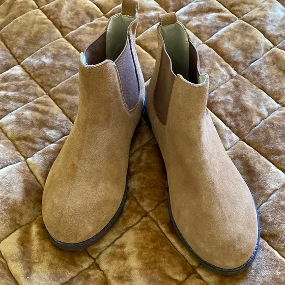 LEATHER CHELSEA BOOT