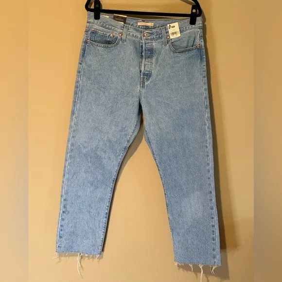 Levis Wedgie Straight Women’s Ankle Fray Jeans, Light Wash, Size 32