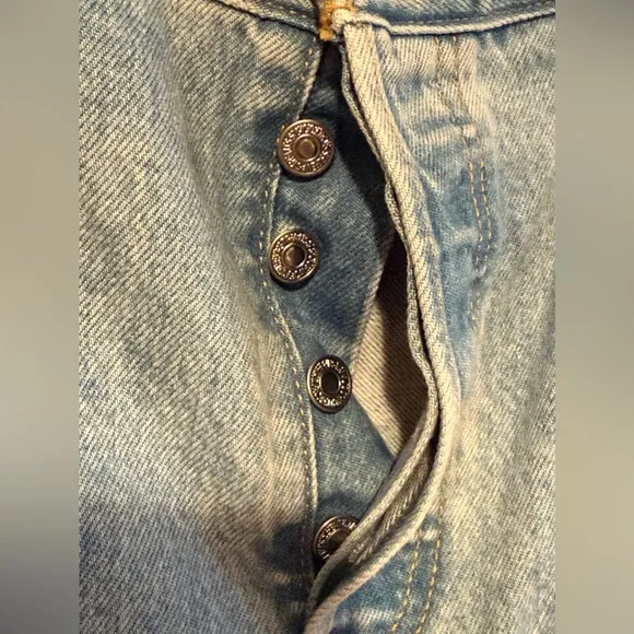 Levis Wedgie Straight Women’s Ankle Fray Jeans, Light Wash, Size 32