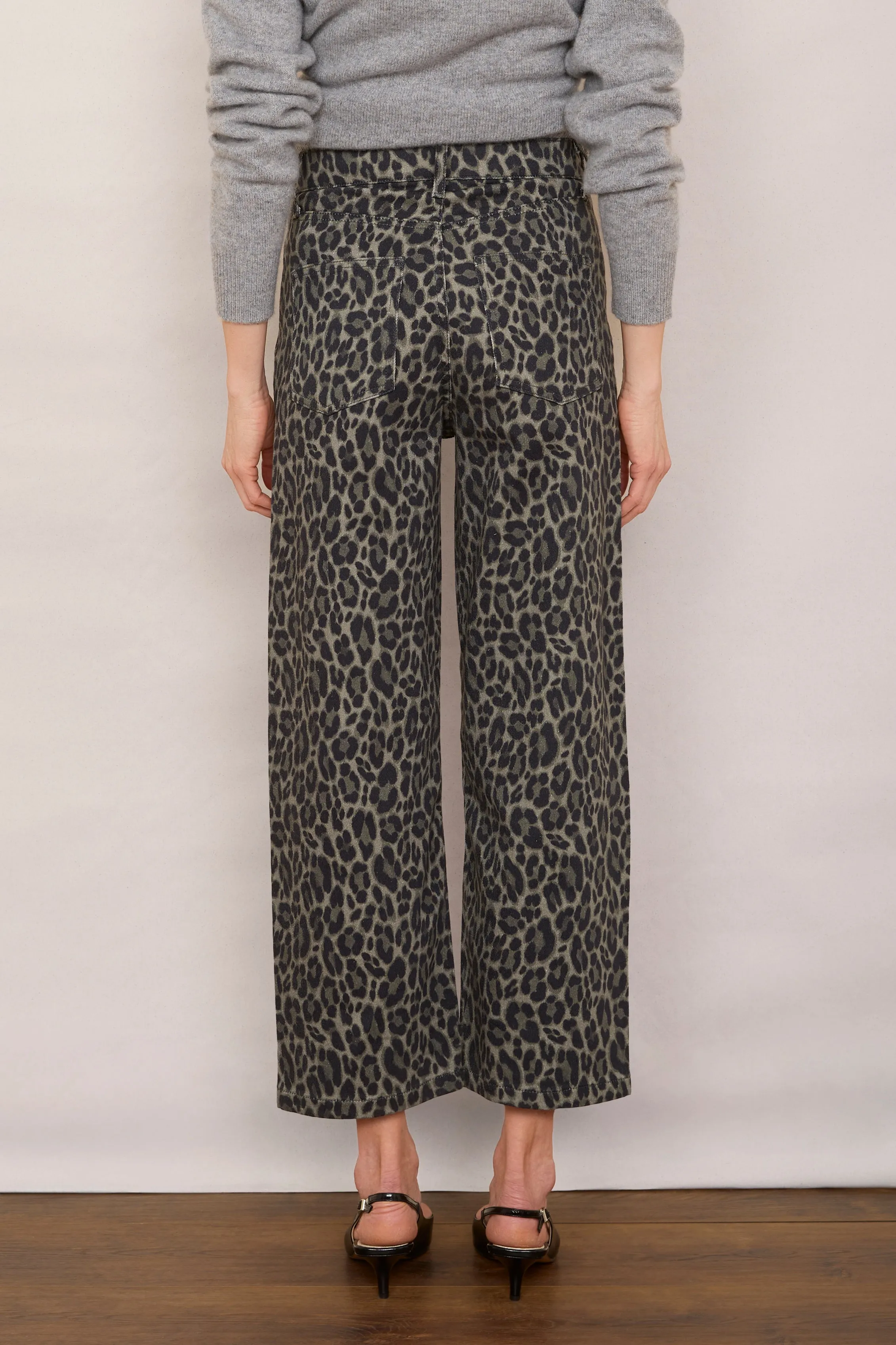 Lula Barrel Jean - Khaki Leopard