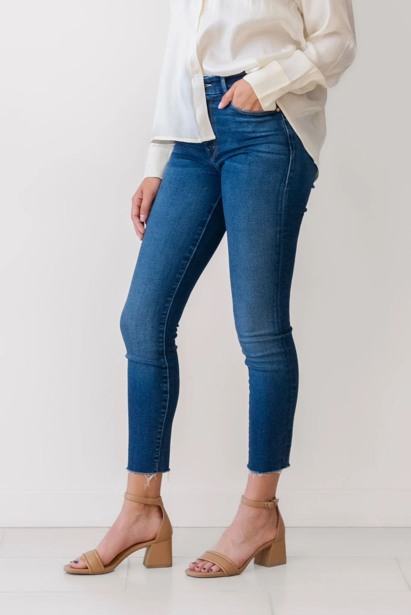 MOTHER Looker Ankle Fray in Yakkity Yak