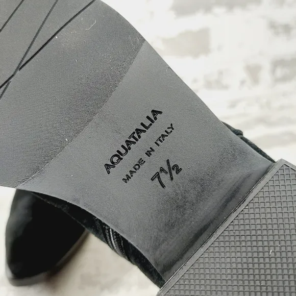 New Aquatalia Reeta Luxe Black Suede Ankle Bootie T590
