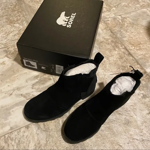 NIB Sorel Youth Emelie Chelsea Boot