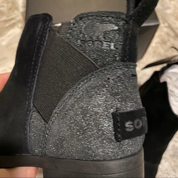 NIB Sorel Youth Emelie Chelsea Boot