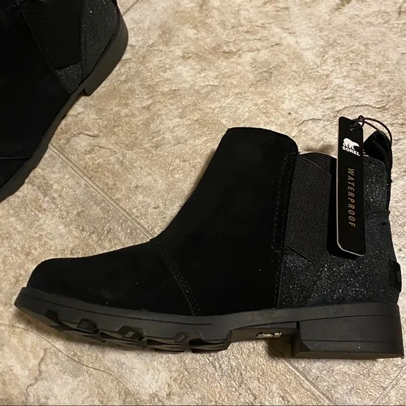 NIB Sorel Youth Emelie Chelsea Boot