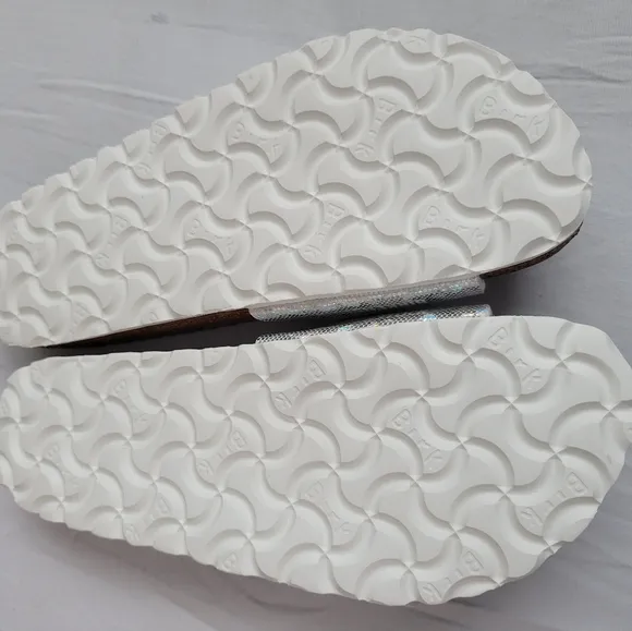 NWT Woman's/Girls Madrid mule Birkenstock sandal size 35.