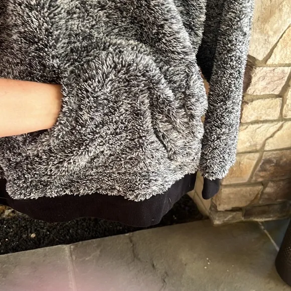 Pj Salvage Pullover Cozy Warm Up Pockets