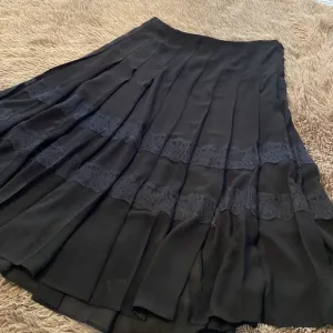 Reiss | Black Pleated Chelsea Midi Skirt