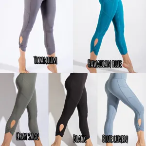 Solid Capri Leggings w/Twist Cutout & Pockets***