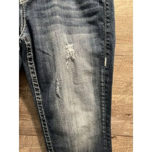Vigoss The Chelsea Rhinestone Capri Distressed Jeans Size 11/12