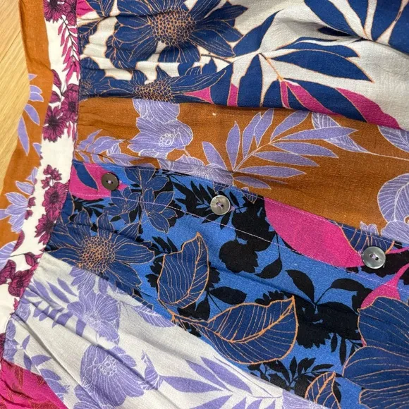 Xirena‎ Teagan Printed Skirt Midi Pockets Pinks Purple Blue Florals size Small