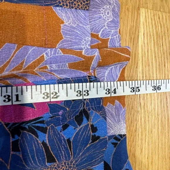 Xirena‎ Teagan Printed Skirt Midi Pockets Pinks Purple Blue Florals size Small